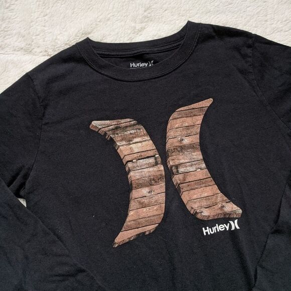 Youth L Hurley tee and Nike short 
Both in good co - Picture 2 of 4